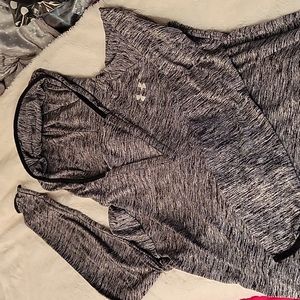 Womens Under Armour long sleeve shirt/hoodie...adult large